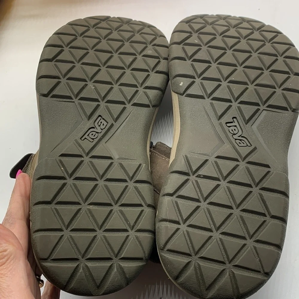 Teva Brown Leather Hiking Sport Sandals Sz 8. MS1332E